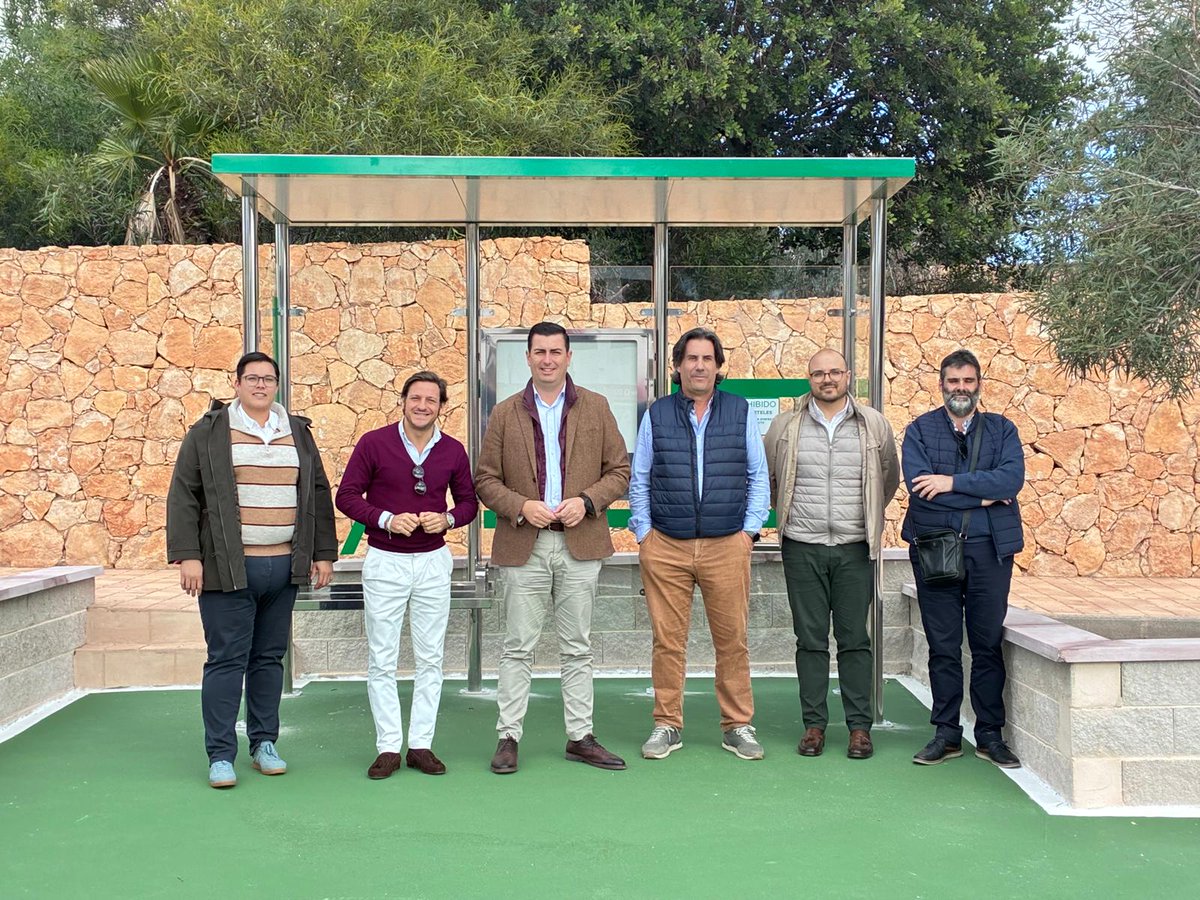 El CTAL remodela la parada de Las Negras con una inversión superior a los 48.000 euros. 
Mas info: bit.ly/48gM6D9
<a href="/AlmeriaJunta/">AlmeríaJunta</a> <a href="/FomentoAND/">Consejería de Fomento de la Junta de Andalucía</a> <a href="/AytoNijar/">@ayto_nijar</a>