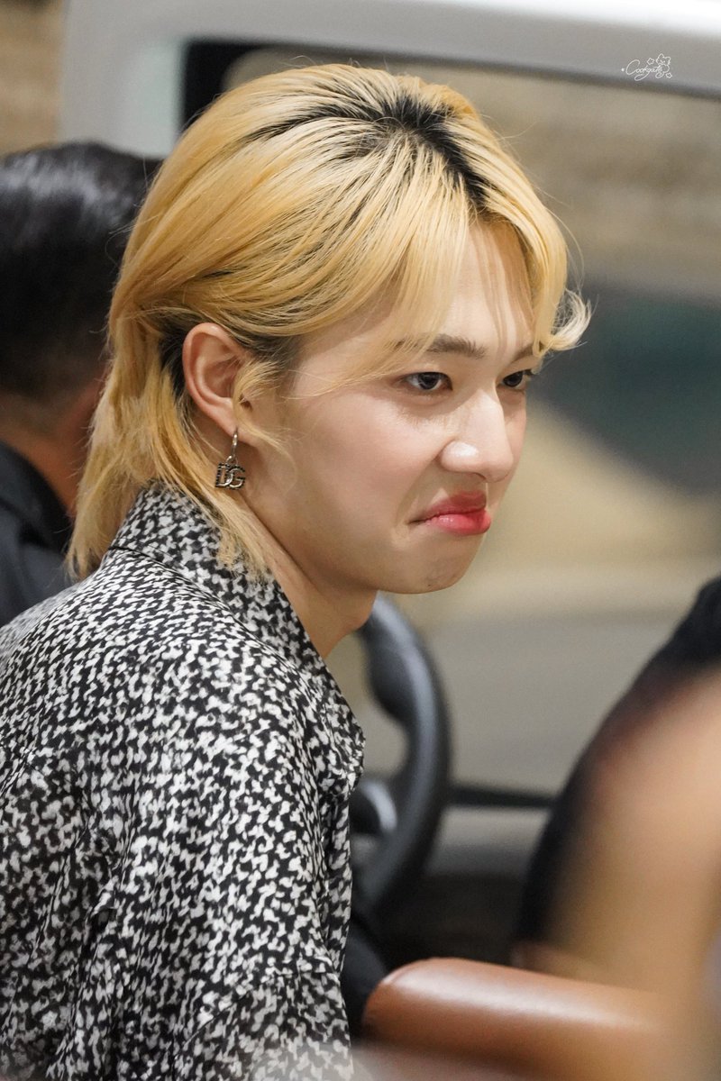 HermioNu_Nu's tweet image. เขาบอกว่าแมวเหมือนเจ้าของ นี่ว่าเป็นเรื่องจริงนะ 🐈🐈‍⬛

ZEENUNEW AT DG CAFFE 

#DGCaffexZeeNuNew
#DolceGabbana
#NuNew @CwrNew