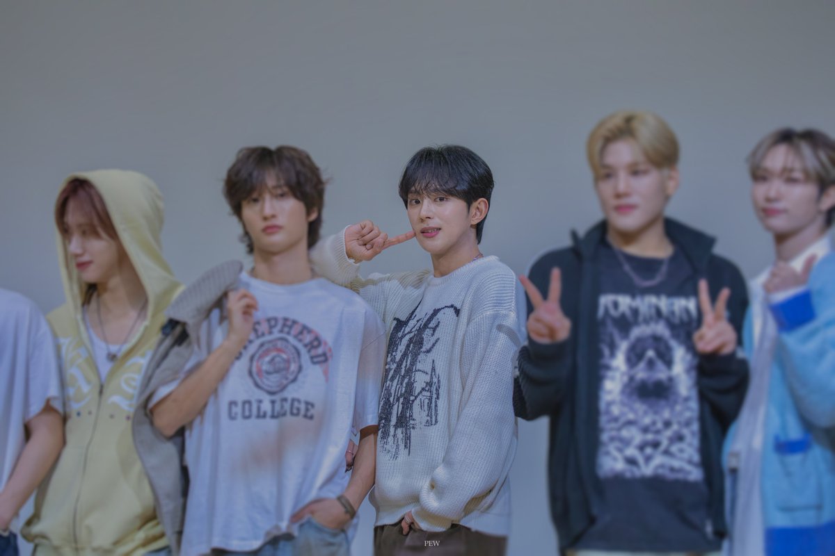 너만 보인단 말이야✨

#D1 #디원 #다크비 #DKB