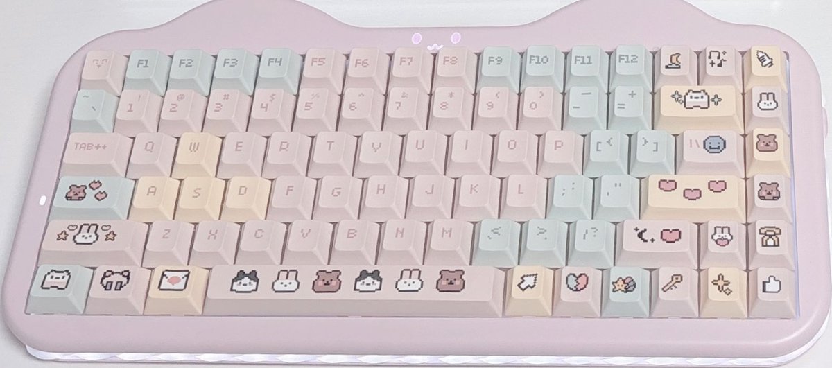 ingreenmagic's tweet image. 구매 고민 중인 키캡이에요
오른쪽에 끼우면 케이크 컨셉이랑 너무너무 잘 어울리고 귀여울 것 같은디
단점: 해외직구만 가능 + 7만 원 이상

지금 끼운 키캡은 인디 핑크라 살짝쿵 미스인 느낌