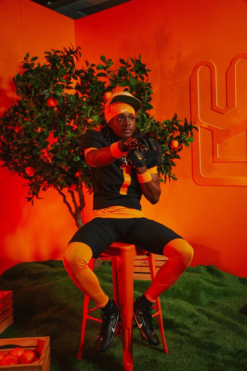 VolsOnSI's tweet image. Jamyan Theodore has officially signed with Tennessee football.

More:

si.com/college/tennes…