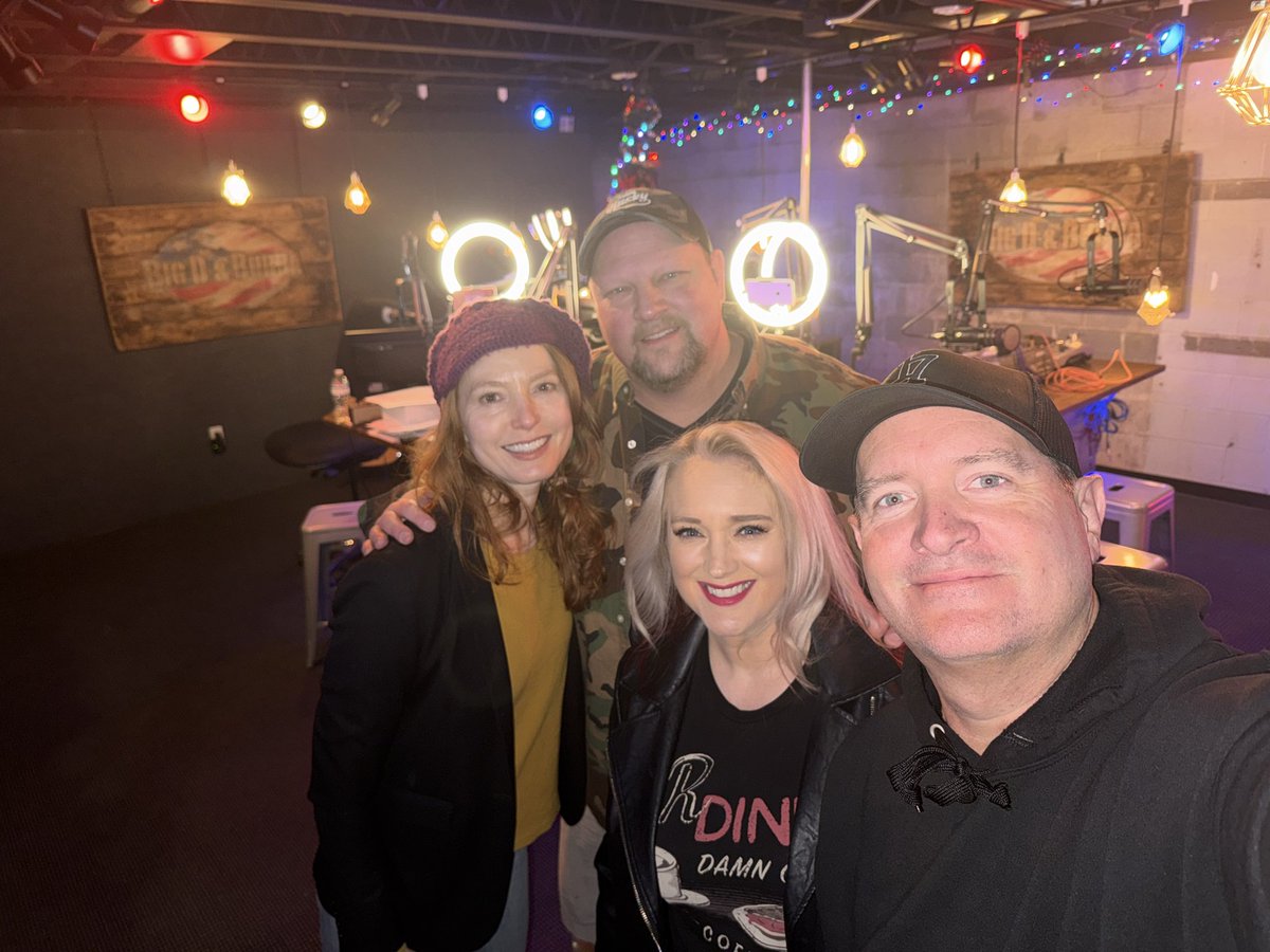 alicia witt tweet media