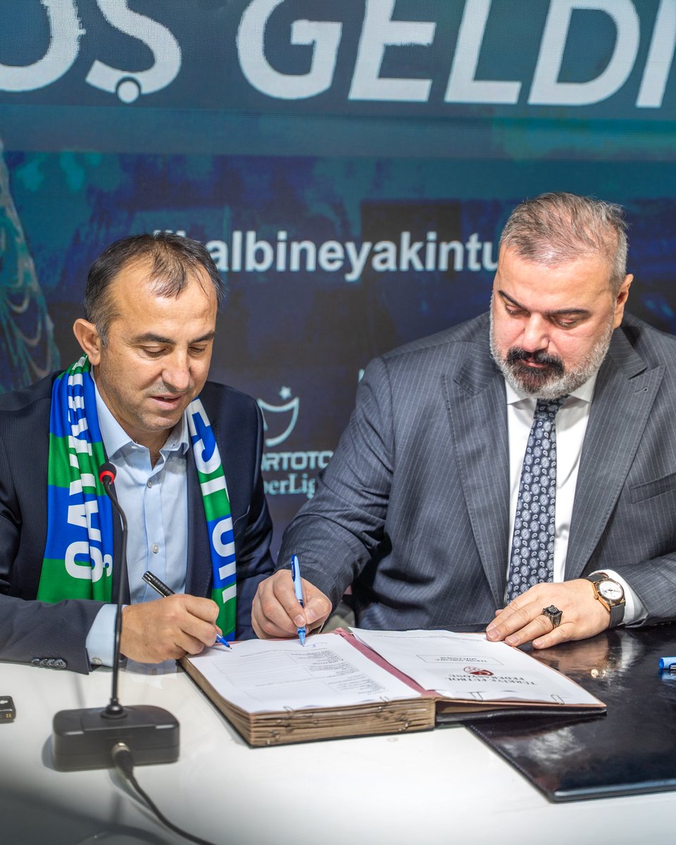 CRizesporAS's tweet photo. Kulüp Başkanımız İbrahim Turgut'un katılımıyla, Teknik Direktör Recep Uçar ile 1,5 yıllık sözleşme imzaladık. https://t.co/oF5EPULEgI