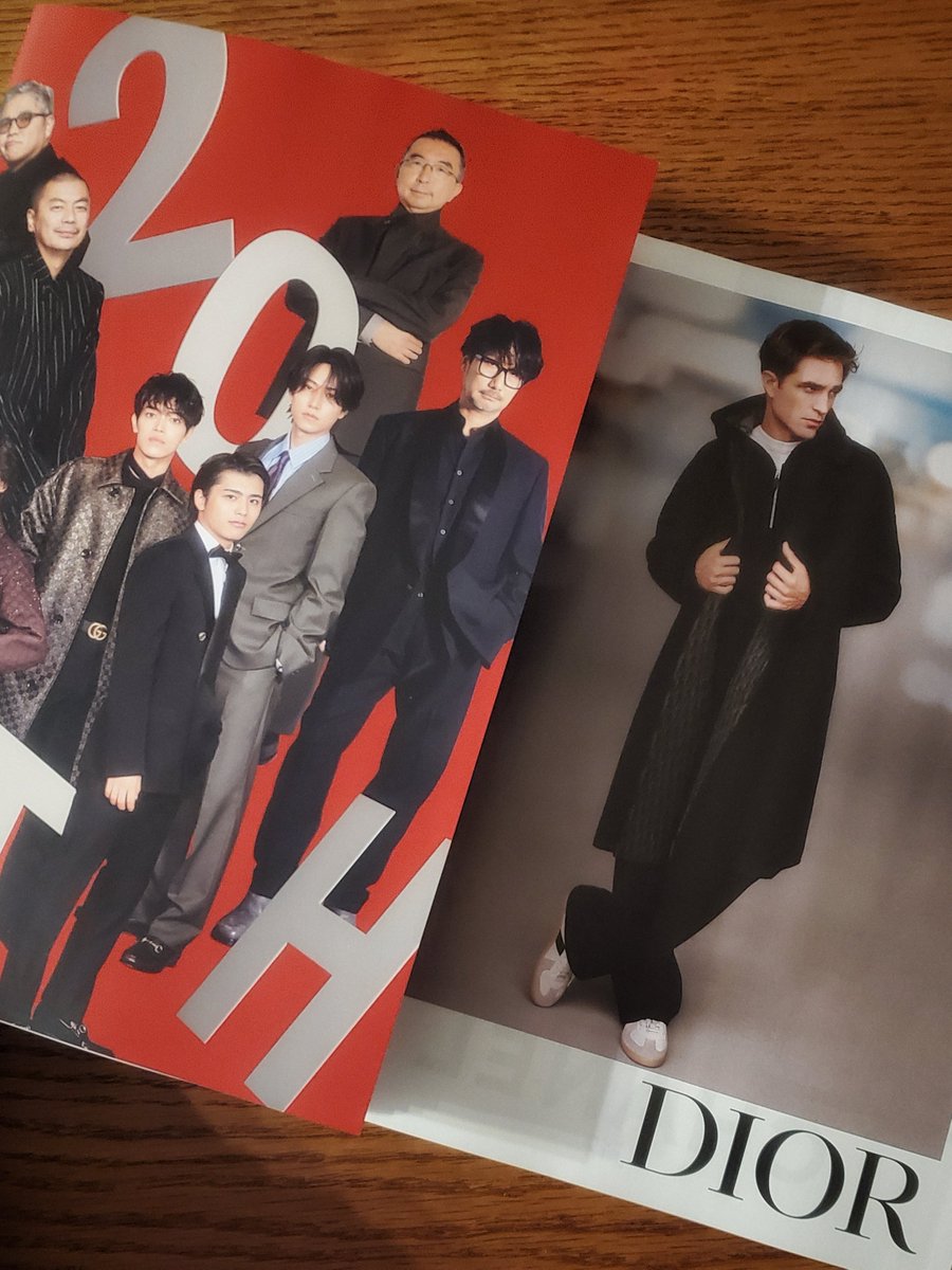 noiretblanc_ya2's tweet image. 「GQ JAPAN」昔よく買って読んでたけど久々に購入。面白い📖✨
表紙の裏が好きな俳優のロバート・パティンソンで別でもテンション上がった🤣
受賞式もとても素敵でした。
ベスト・クリエイター賞おめでとうございます、#小島秀夫 監督👍💙

#HideoKojima #RobertPattinson
#GQJP_MOTY #GQMOTY