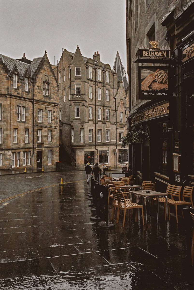 rainy edinburgh