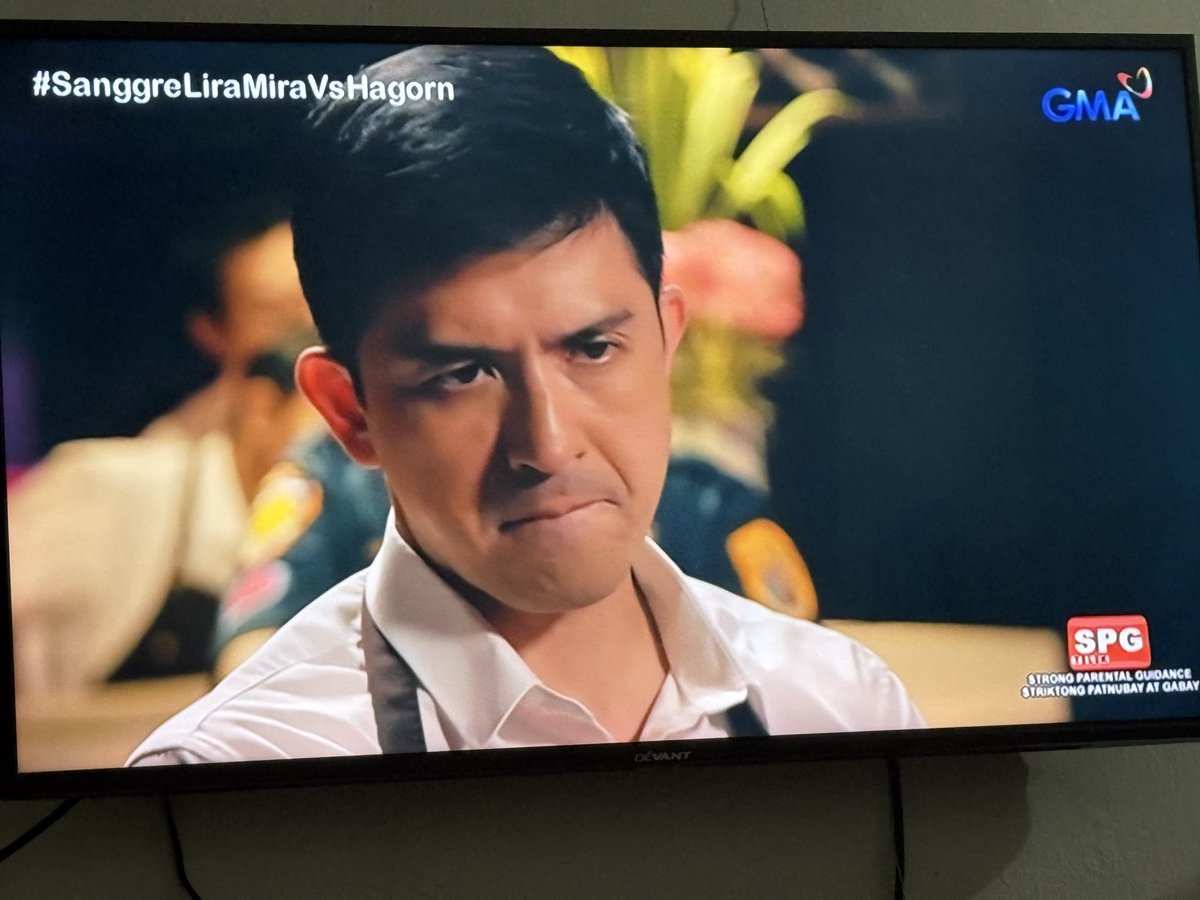 CarlOrio10's tweet photo. @KM_Jessica_Soho @gmanetwork 
sino ba si Lira, Mira at Hagorn dito?  😆 https://t.co/siEL00YpkF