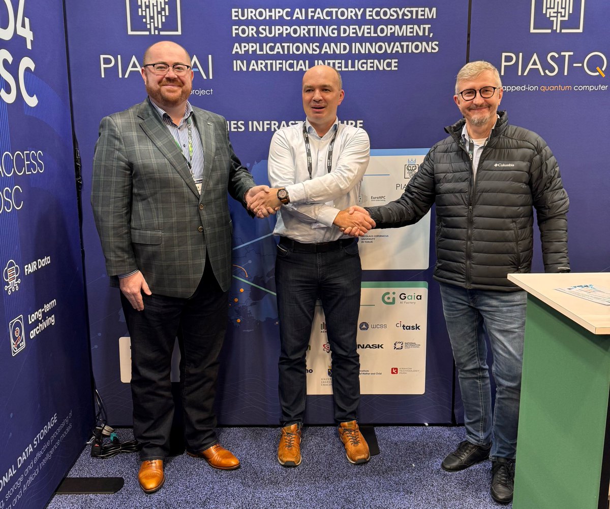 ICM_UW's tweet photo. SC25 WRAP-UP! We are proud Gold Contributors to #SCinet, helping build the massive conference network.
But it's about more than speed! 🇵🇱Together we drive key projects shaping the future:
🔶PIONIER-Q (#Quantum)
🔶KDM4EOSC (Data/Cloud)
🔶Gaia #AI Factory
👉https://t.co/Ri9W1QDmTB https://t.co/RQhqNekOVc