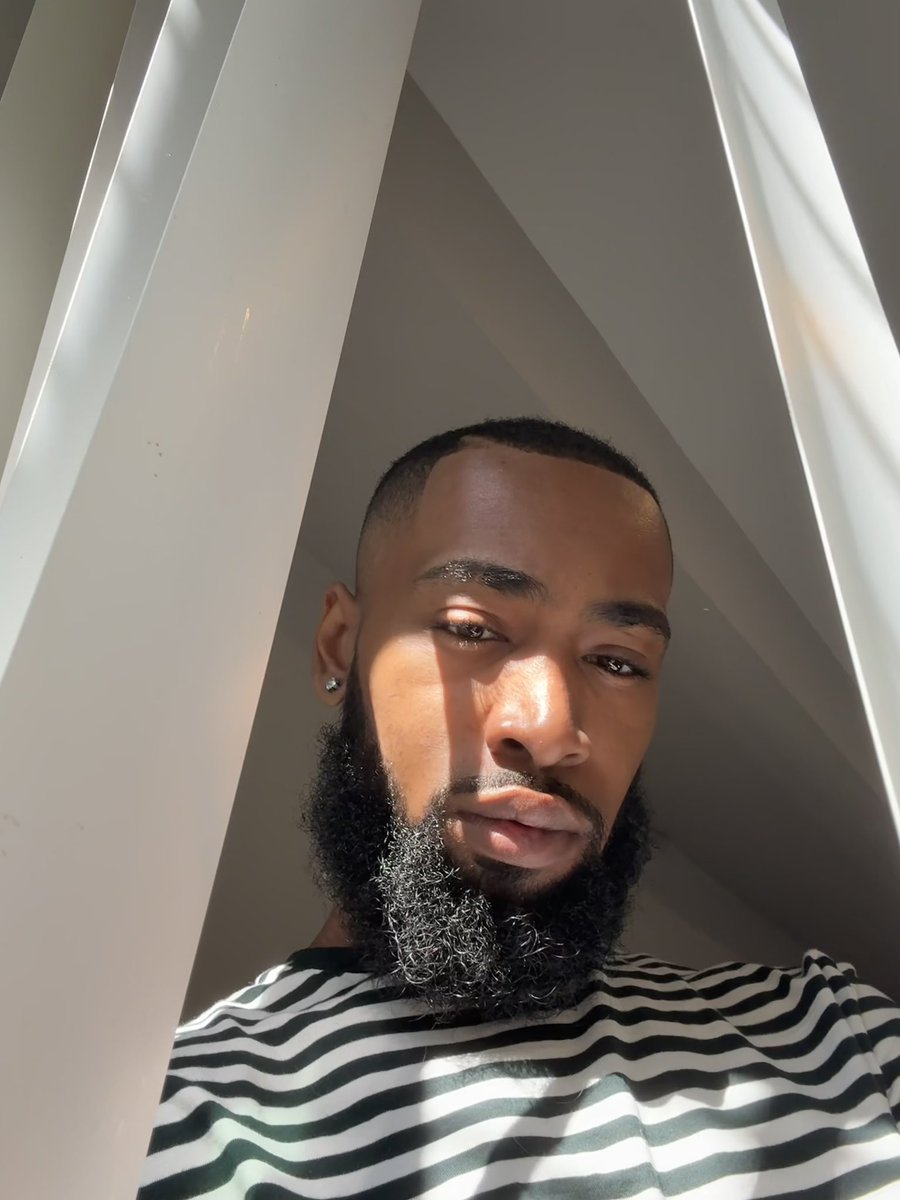 Aaron tweet media