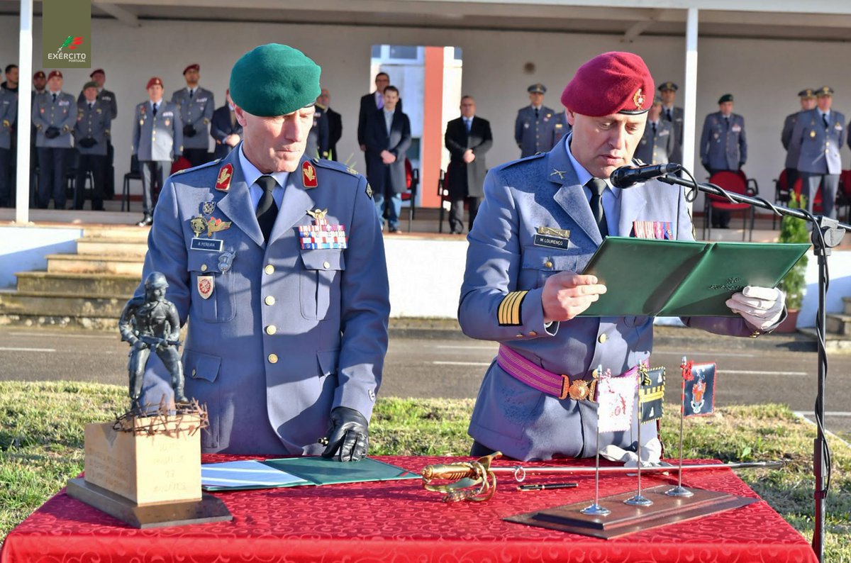 Exercito_pt's tweet image. 🫡 O Coronel Paulo Lourenço é o novo Comandante do Regimento de Comandos

👉 O Coronel de Infantaria Paulo Lourenço assumiu hoje o comando do Regimento de Comandos, sucedendo ao Coronel de Infantaria Duarte Varino.

L
#ExércitoPortuguês #Comandos