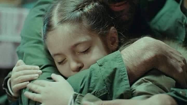 أيادي الاباء دائمََا صادقة. 💙