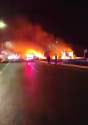 #ZACAPU Durante la madrugada se reporto fuerte #Accidente De norte a sur varios portables afectados... #TomePrecauciones continua la via #cerrada <a href="/Kikooman83/">KIKOMAN</a> <a href="/Thermokineros/">Thermokineros De ❤ corazón Oficial</a> <a href="/Nectar_Alfa/">Quintillas y Apoyo 57 Mx 🇲🇽</a>