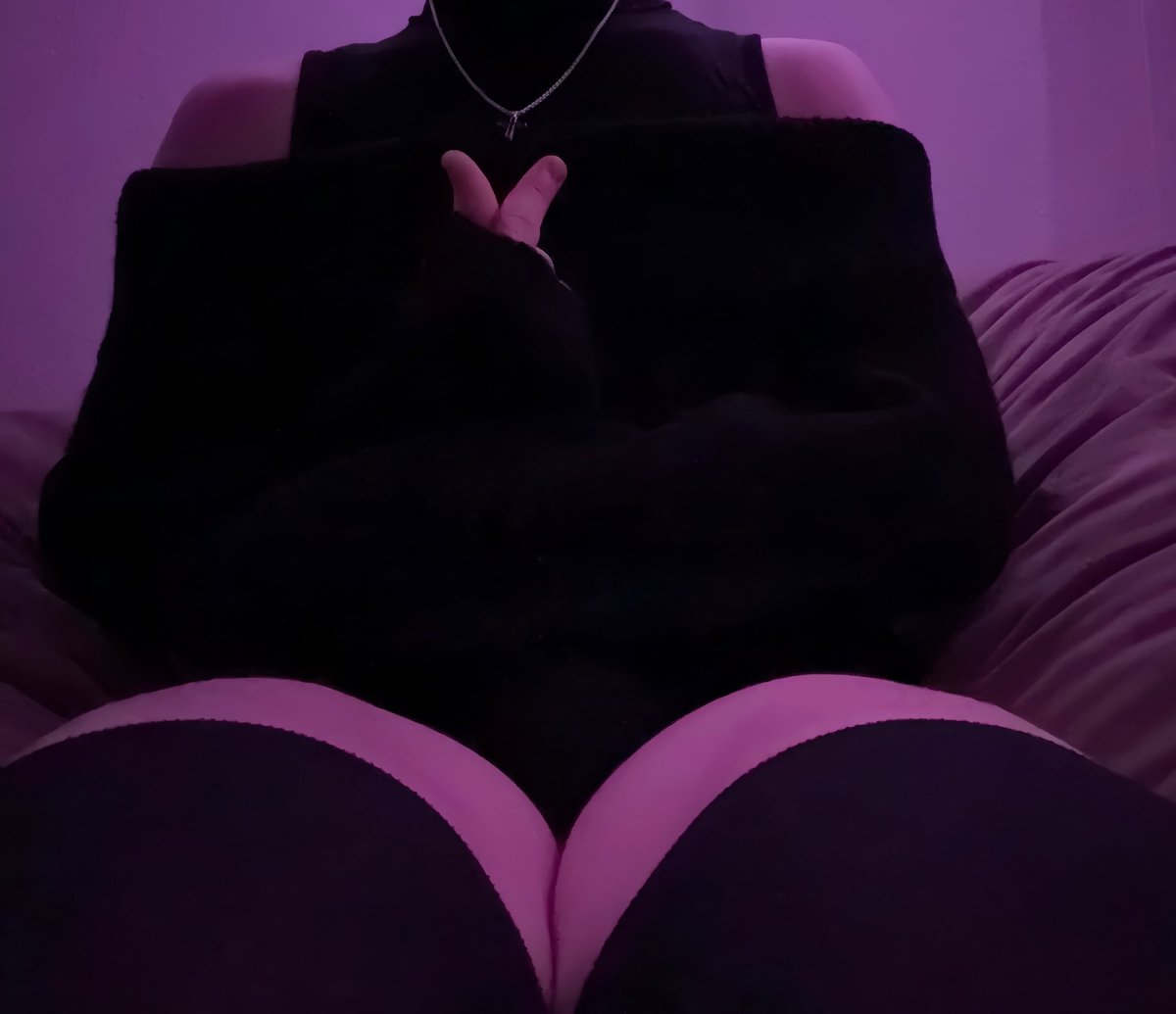 bird 🔞 tweet media