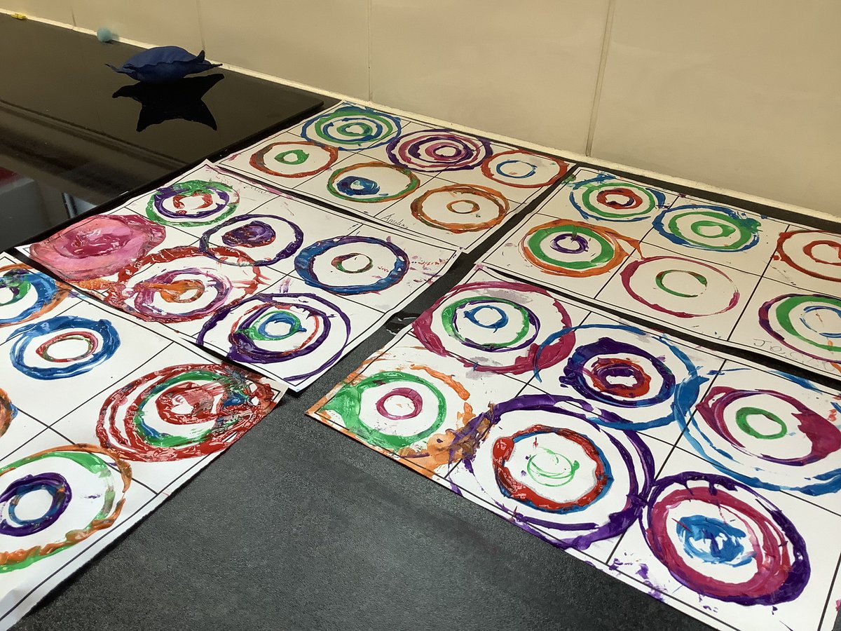 Hartley Class have continued their exploration of their artist of the half term Kandinsky. This week the children explored the shapes used in Kandinsky's artwork. We were inspired by the book 'The Dot' and 'Round' and we tried lots of different techniques. #EYFS