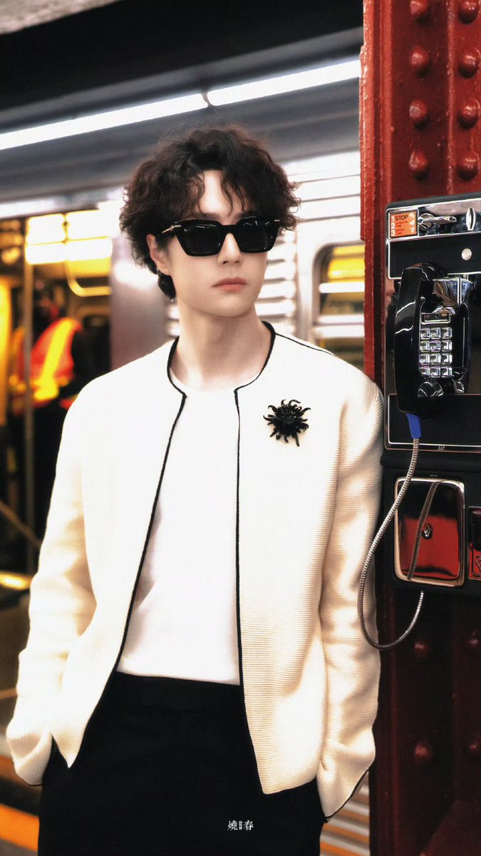 CHANEL BOY 
#WangYiboxChanelMétiersdArt26 #WangYiboxCHANEL #CHANELShow 
#CHANELMetiersdArt 
#WangYibo