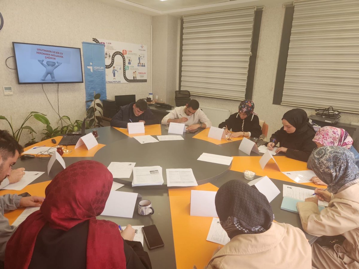 🎓Gençlerimizin Kariyer Planlamalarına Destek Olmak için Çalışıyoruz!

Batman İŞKUR olarak ''İş Kulübü Eğitimi'' için kurumumuza başvuran vatandaşlara
👉İş Arama Becerileri
👉Mülakat Teknikleri
👉Kariyer Planlaması
👉Özgeçmiş Hazırlama
Eğitimi verildi.
<a href="/TurkiyeIsKurumu/">İŞKUR</a> 
#İşKulübü