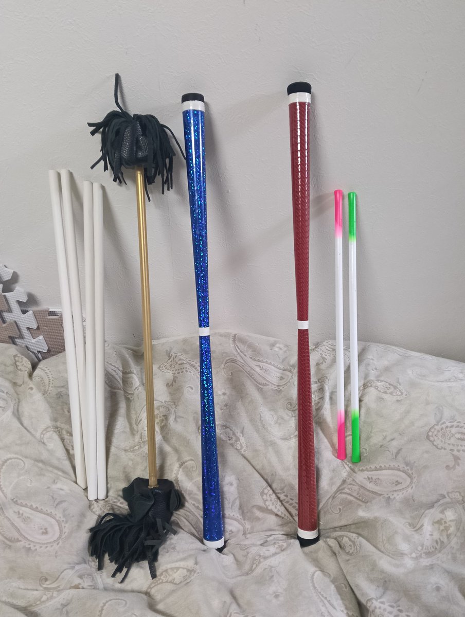 Shirowani380000's tweet image. NARANJA BLACK FRIDAY🍤
TEX買った！（赤い棒）🪄

プロペラがやりやすい！
ずっと15年もののプリズム（青）使ってたけど道具って進化するんだね
新しいものを試すのは良いことです✨

#デビルスティック
#Devilstick