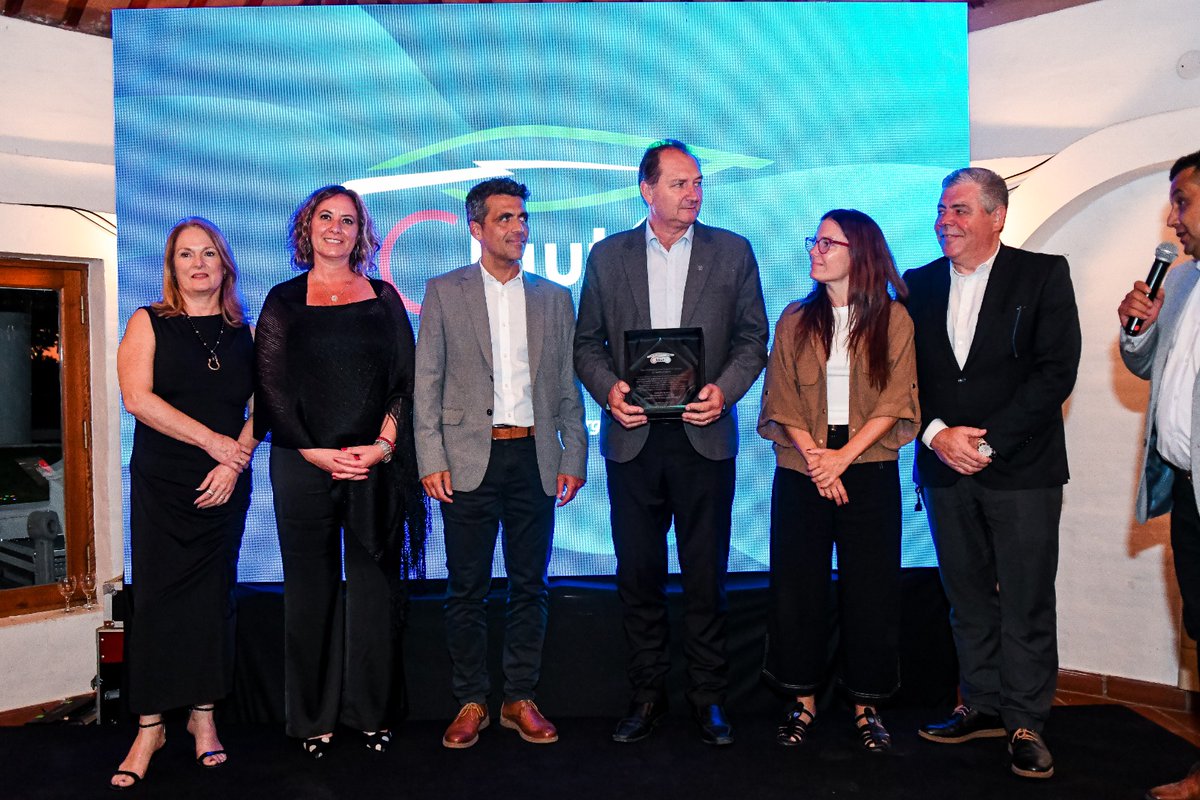 Acompañamos el cierre de año del Clúster Automotriz y Movilidad Sostenible de Córdoba, reafirmando nuestro compromiso con el desarrollo de la industria automotriz y autopartista cordobesa.