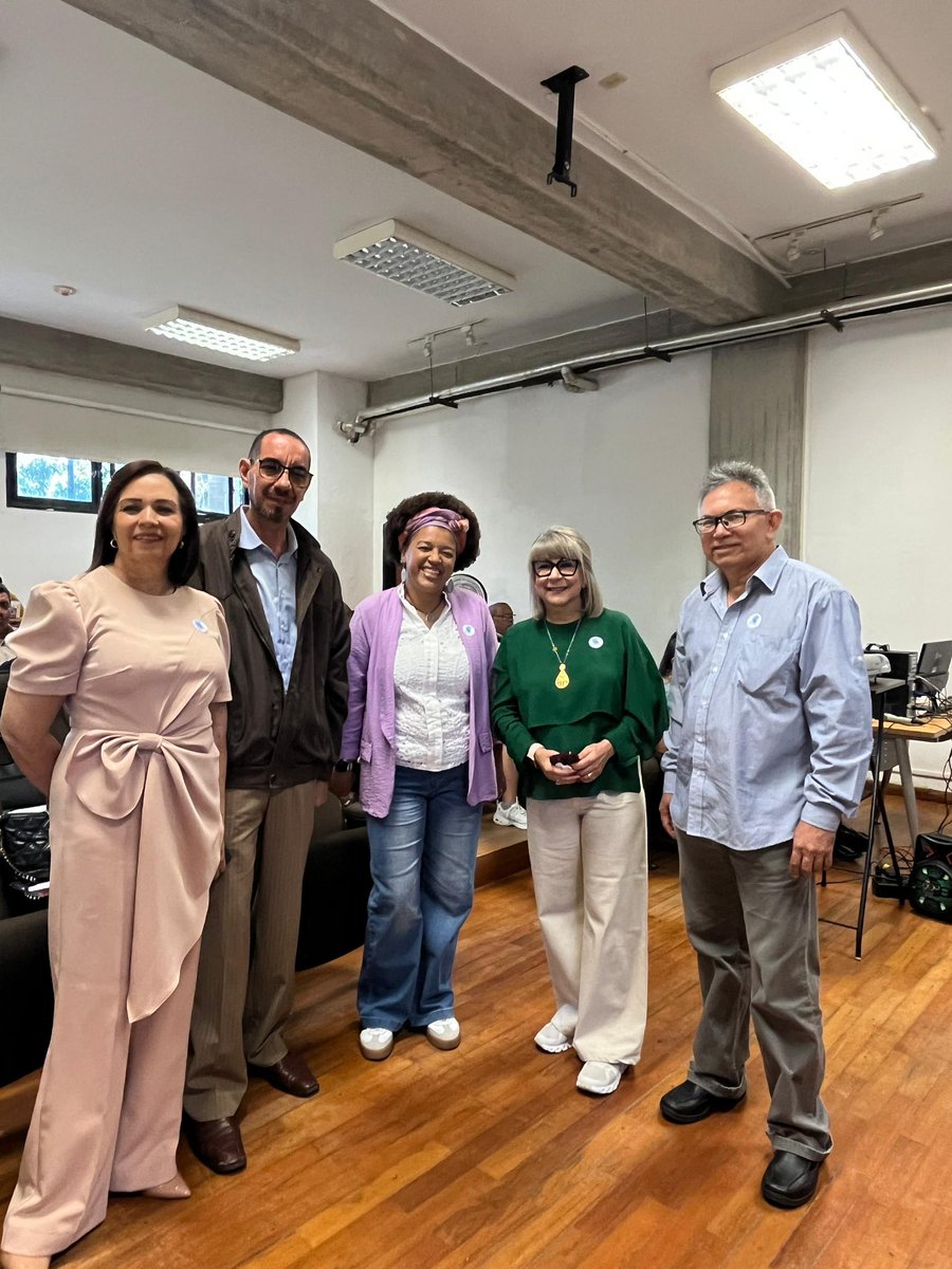 #Ahora Este miércoles #3Dic se inauguró el I Congreso Internacional de Investigación y Extensión en
Ciencia y Tecnología para la Vida en <a href="/facytuc_oficial/">FacytUC oficial</a>. Asistió la rectora <a href="/jessydivo/">Jessy Divo De Romero</a> y la viceministra de  Investigación y Generación del Conocimiento Científico, Carmen Liendo.