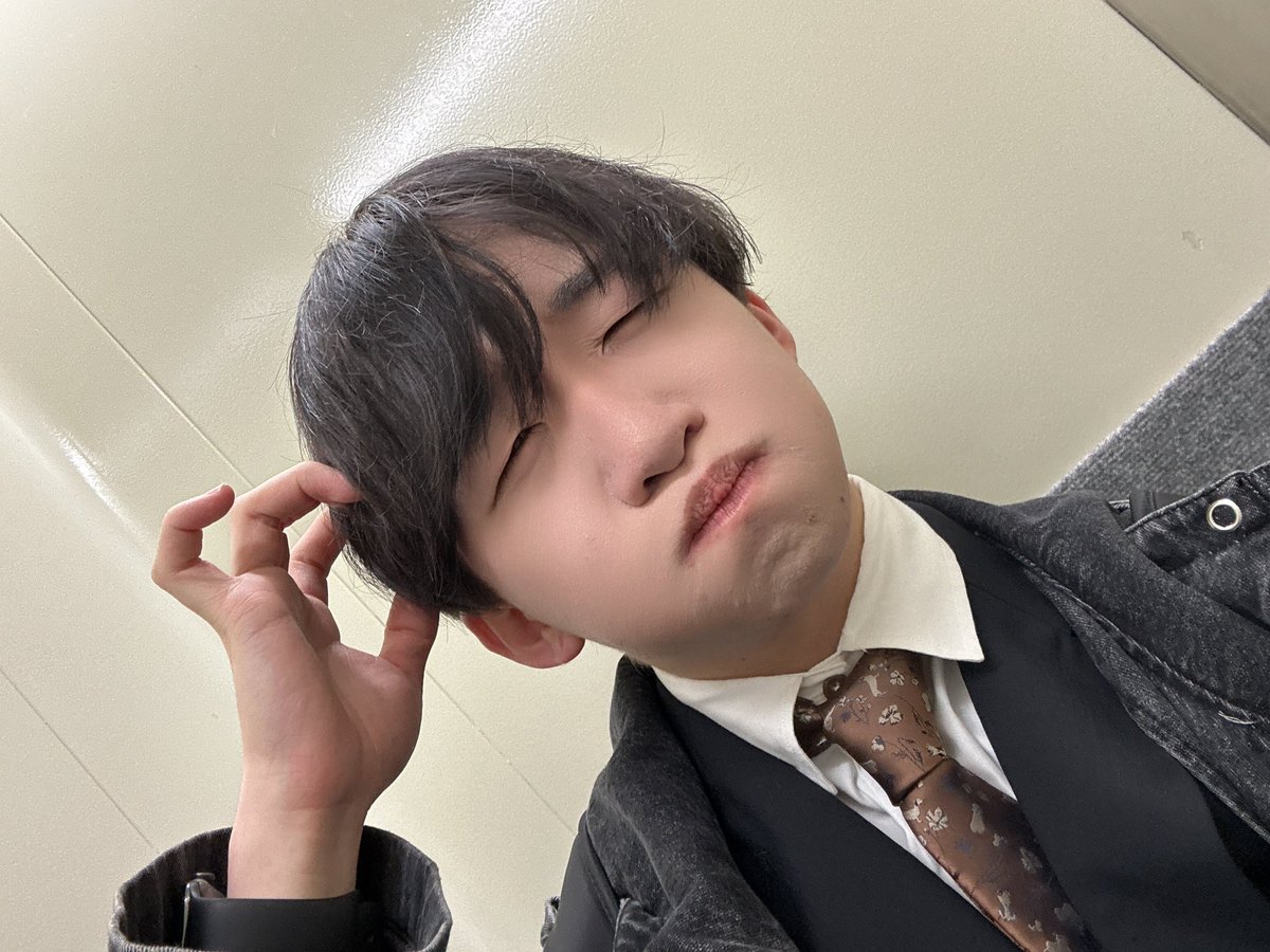 久しぶりの収録緊張したけど
楽しかったぁ🐾
そっから稽古場へ…( ̊꒳ ̊◟ )⁾⁾⌯૩૩૩
どっちも素敵な作品だから
楽しんでいただけるようによりがんばらなきゃ！
まだまだご予約受付中です！
---
「歌唱戦隊ライブレンジャー 11thシングル〜愛と絆のメモリーズ〜」A班
12/11〜14🎫→