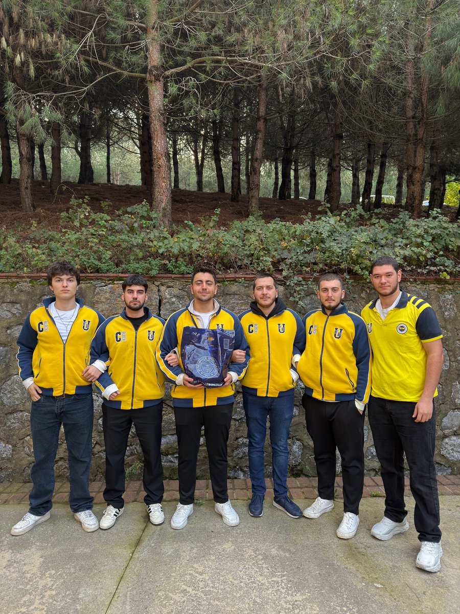 1907 ÜNİFEB Maltepe Üniversitesi örgütlenmesi olarak 3 Aralık Dünya Engelliler Günü’nde bir kardeşimize forma hediye ettik.