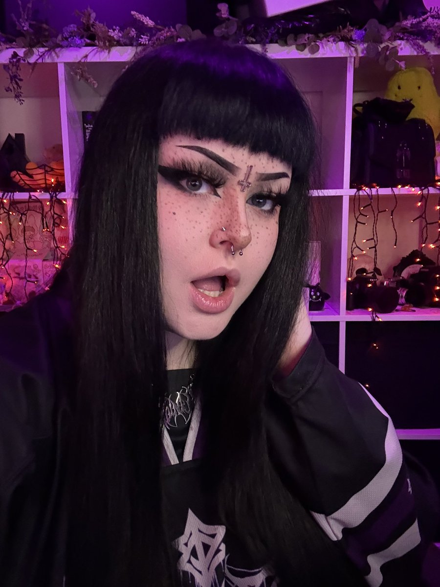HVNR | Belle🎃👻 tweet media