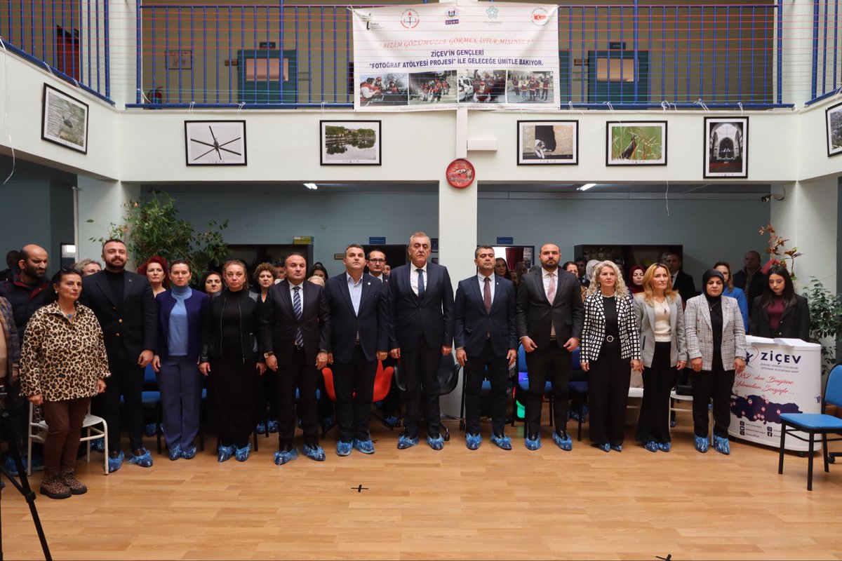 av_aligumus's tweet photo. Dünya Engelliler Günü programı kapsamında ZİÇEV binamızda düzenlenen etkinliğe katıldık. Evlatlarımızın sevgisi, emeği ve enerjisiyle anlam dolu bir gün yaşadık.

Daha kapsayıcı ve güçlü bir toplum için ZİÇEV’deki kardeşlerimizin her zaman yanında olmaya devam edeceğiz. 3 Aralık Dünya Engelliler Günü’nü gönülden kutluyoruz.