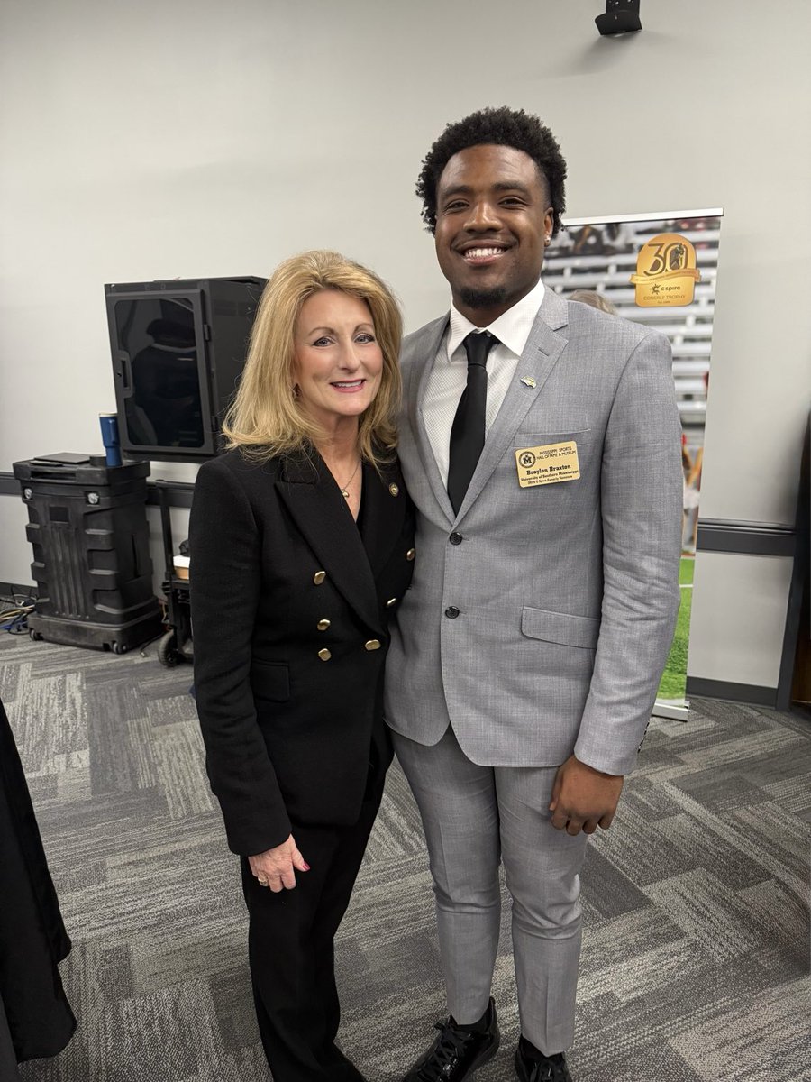 Southern Miss was well represented last night at the Conerly Awards at the MS Sports HoF🖤💛We are fortunate to have these two outstanding men at Southern Miss-looking forward to Bowling! Proud to be a Golden Eagle #SMTTT ⁦<a href="/SouthernMissFB/">Southern Miss Football</a>⁩  B1TTT HuffTTT 🖤💛🖤💛🖤💛