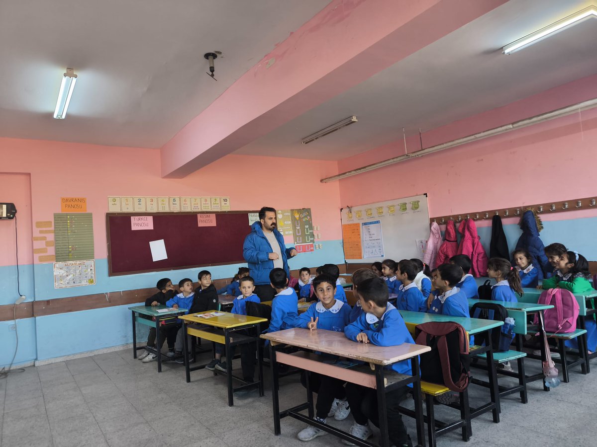 Rehberlik Kırsalda projesi kapsamında Sislice İlk/Ortaokulu ziyaret edilmistir.
✓Öz bakım becerileri
✓Mahremiyet 
✓Akran zorbalığı
 ✓ Üst kurumların tanıtılması 
✓Hedef belirleme 
 ✓LGS tanıtım
 <a href="/hasansildak/">Hasan ŞILDAK</a> <a href="/salihsakmia/">Salih Sak</a> <a href="/n_kapanoglu/">n_kapanoglu</a> <a href="/ASIM_SULTANOGLU/">Asım SULTANOĞLU</a> <a href="/siverekmem63/">Siverek İlçe MEM</a>