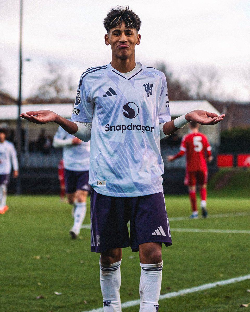 mufcRin's tweet image. 🚨| Jason Wilcox has already confirmed that the situation around JJ Gabriel is fully under control. His development is on track how #MUFC planned.For now, JJ remains a #ManUtd player.
Rumours linking JJ to #FCB are false — don’t fall for the noise ❌📉
#MUFC #ManUtd #Transfers