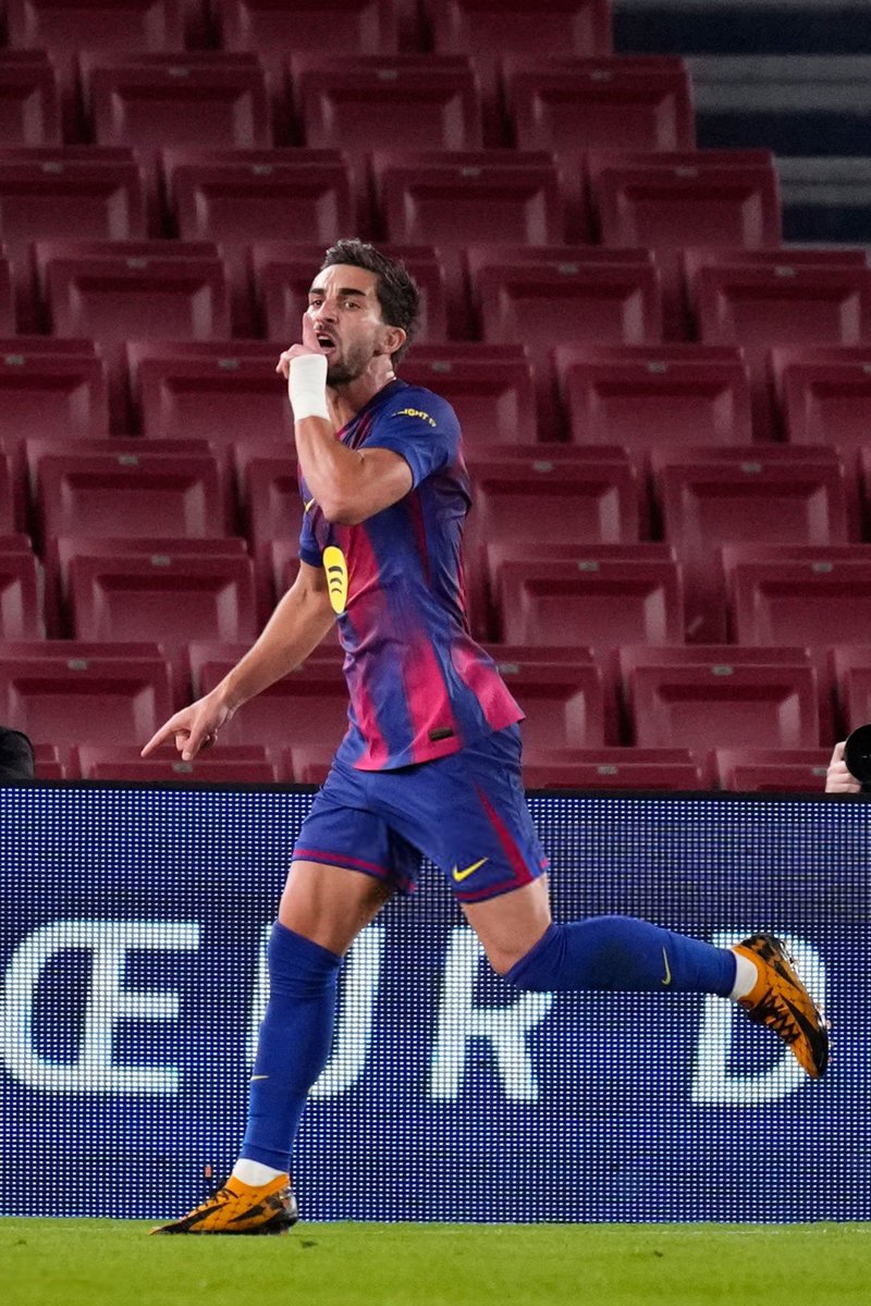 Ayer Ferran mandando a callar tras su gol demuestra que se toma muy a pecho las críticas, y que realmente no se para a analizar si esta haciendo algo mal...

Yo por lo menos en general no criticó a Ferran por sus cualidades futbolisticas pq me parece un JUGADORAZO, que te puede