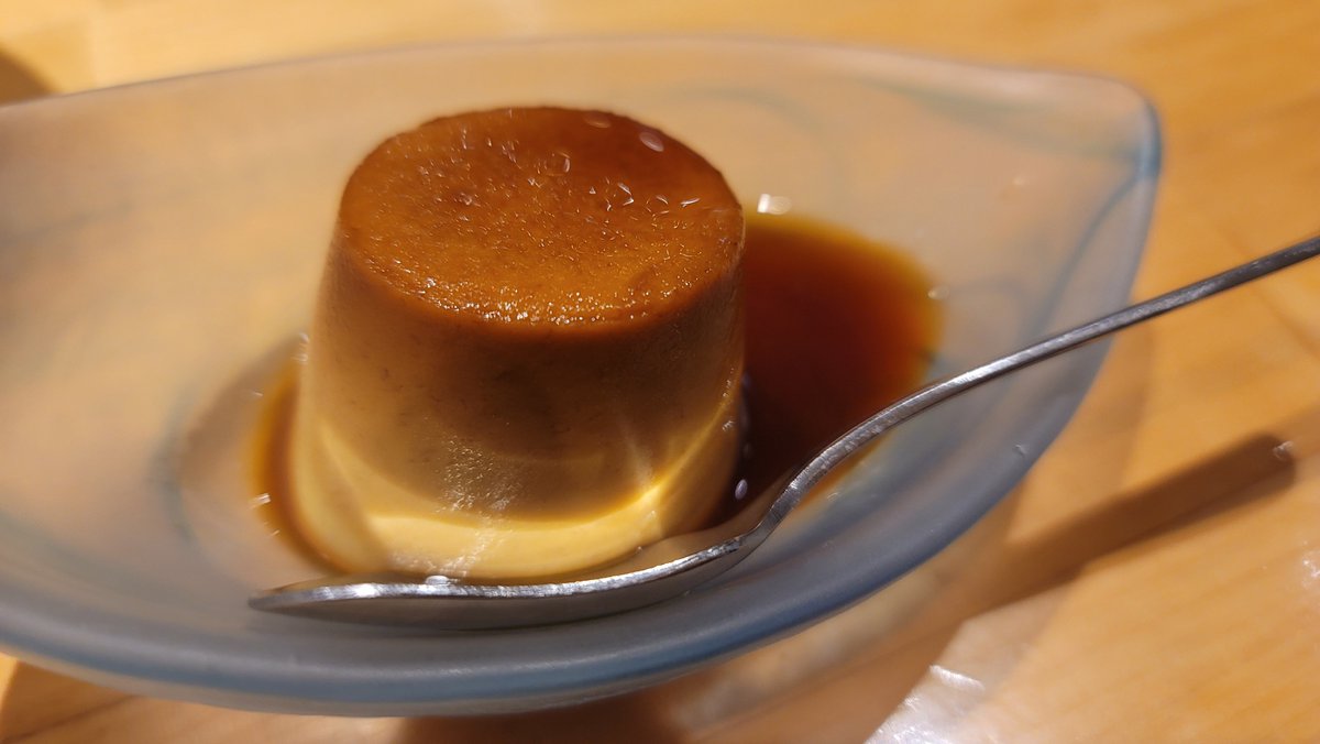 鹿児島に到着しました。
夕飯は、色々悩みましたが、黒豚しゃぶしゃぶにしました。東京でも食べられますが、いちにぃさん 、というお店の天文館店にしました。
そばつゆにたっぷりとネギを入れて、付けて食べます。
締めはお蕎麦とさらに、雑炊までとかなり満腹になります。