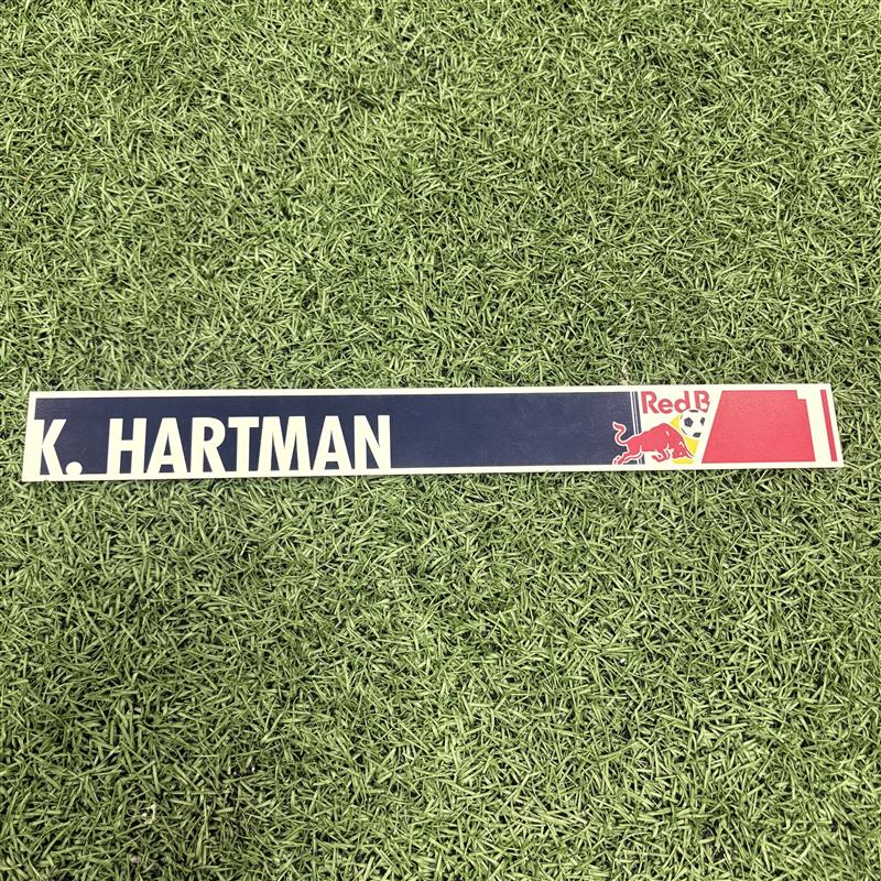 RBNYHelp's tweet image. 🎁12 Days of M+🎁  

Day 3:        
- Jersey Tote Bag
- #23 Team Issued Training Shirt (M)
- Winter Beanie
- Hartman Nameplate
- Bull Figurine

Link: newyorkredbullsmembers.com/login