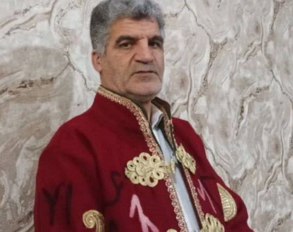 12 Azər 1404-də saat 11 radələrində Güney Azərbaycan fəalı İbrahim Asimani Azəroğlu Təbrizdə İttilaət qüvvələri tərəfindən həbs edilib. Həbs zamanı onun telefonu və şəxsi əşyaları müsadirə olunub. Hazırda saxlanma yeri və vəziyyəti barədə məlumat verilmir.