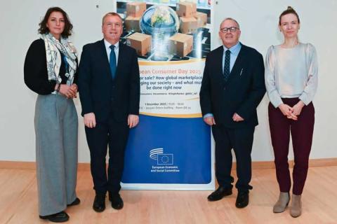 EESC_PRESS's tweet image. 🗣️EESC's EU Consumer Day 2025 pointed to the urgent need to protect EU markets from an avalanche of cheap imports

⬇️Our PR 🗞️

📦Europe is not for sale: Civil society &amp;amp; authorities join forces to counter unfair #competition from Temu &amp;amp; Shein

link.europa.eu/fpBDhp

#consumers