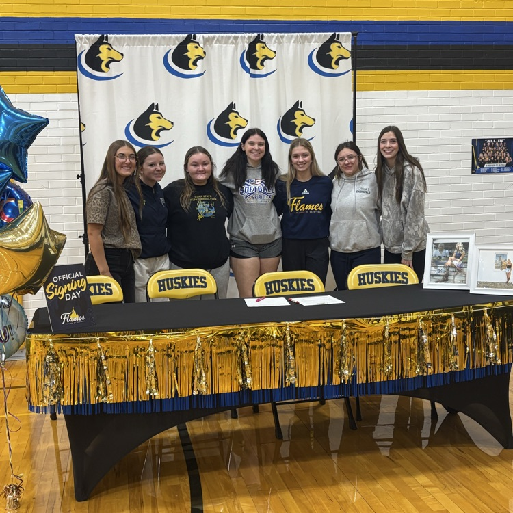srchuskies's tweet photo. Congrats to Danica Watts on signing her letter of intent to College of Saint Mary's for Track and Field! https://t.co/dHB4Vvd4iV