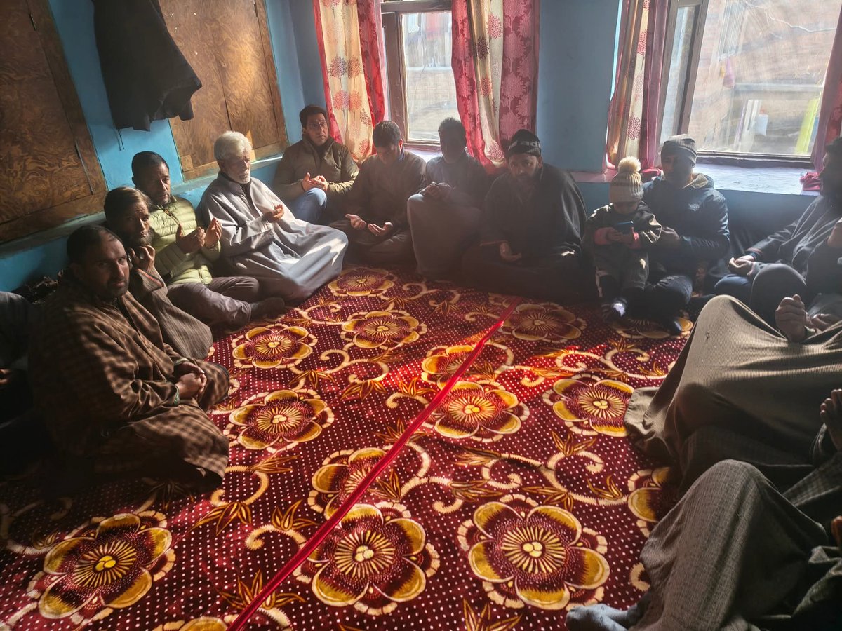NCkalakote's tweet photo. Hon'ble MLA Devsar @PeerzadaFaroz Today visited
#Kanchloo & #Razloo of kund Block and took stock of the availability of essential supplies,
Peerzada Feroz Ah .offered condolences to the bereaved families in the area on sidelines of the tour.
#goodmorning #GoingViral https://t.co/Q4le88B11N