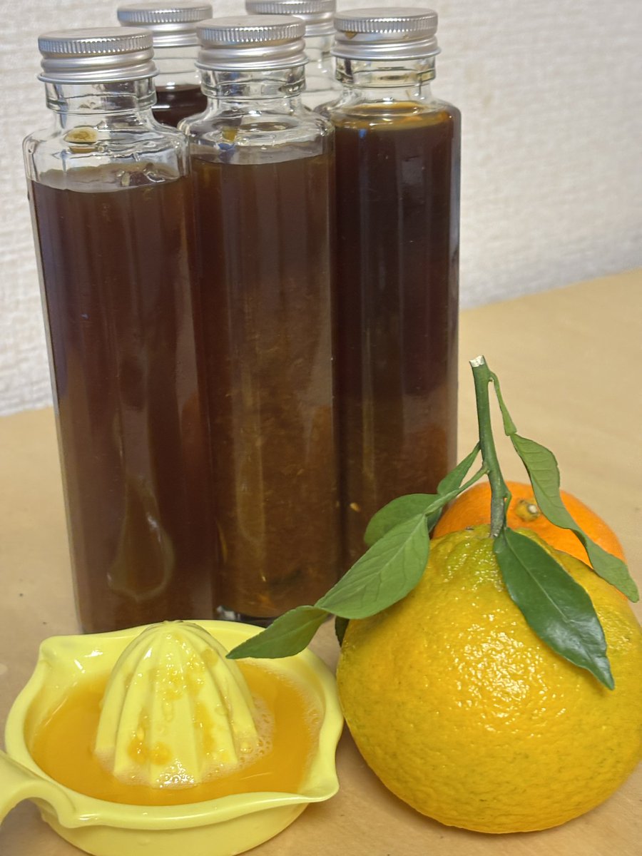 orangemamablog's tweet photo. 和泉シティプラザで摘果不知火を有効活用

青切り不知火🍊でポン酢しょうゆ作り！のワークショップ講師を務めさせていただき又もや大忙しでした😅

次男君の事故以来、不眠、過呼吸で立ち直れたのはオレンジ愛と周りの人達のおかげ

誰かが笑顔になったり幸せなになれるようなイベントでお返ししたい https://t.co/coKv1ForRh