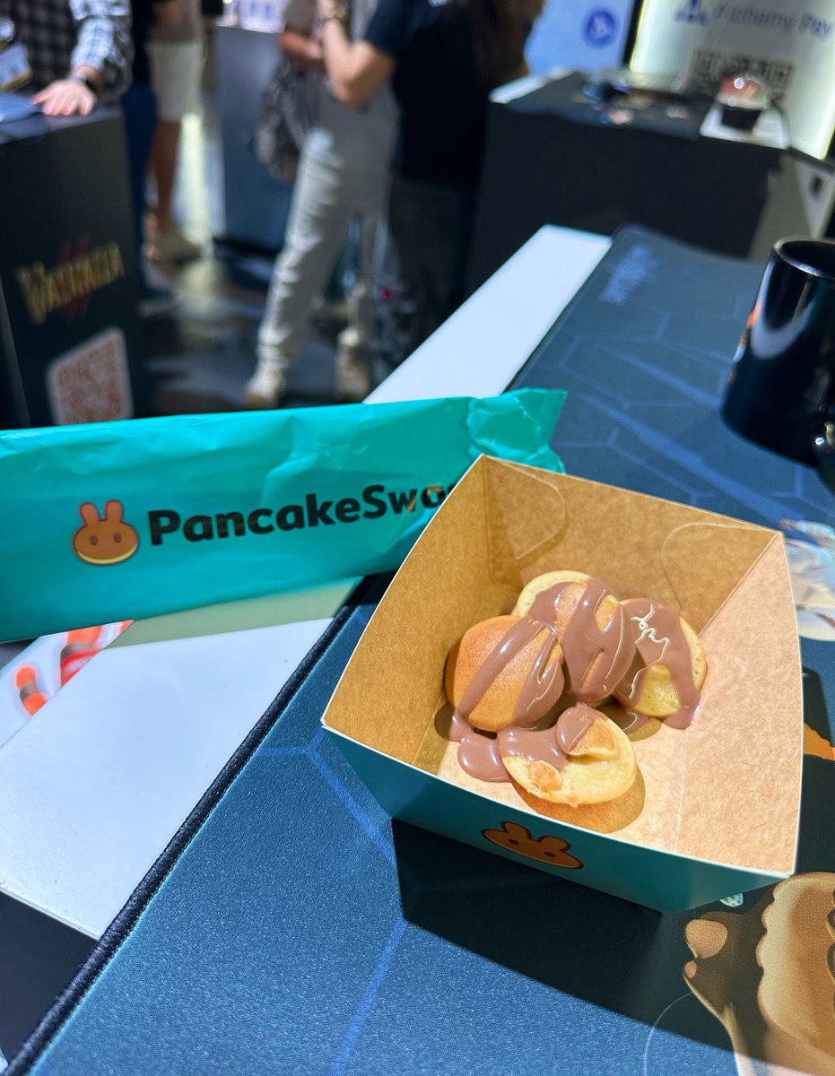 cryptopizzagirl's tweet image. Smash or pass? 🥞