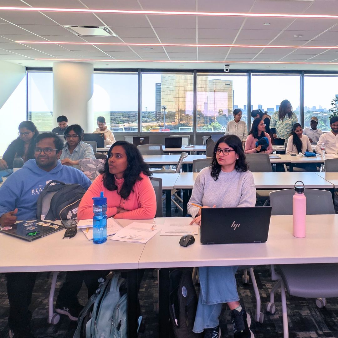 ETAMUCOB's tweet image. #ETAMU students turned data into real-world impact at this fall’s #Alteryx #Datathon! More than 20 students showcased serious talent, earning praise from industry leaders at #KPMG, #Capitalize, and #NovaGeographica.  Read the full story at buff.ly/FrUAXYk. #DataAnalytics