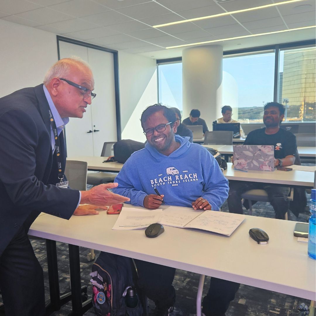 ETAMUCOB's tweet image. #ETAMU students turned data into real-world impact at this fall’s #Alteryx #Datathon! More than 20 students showcased serious talent, earning praise from industry leaders at #KPMG, #Capitalize, and #NovaGeographica.  Read the full story at buff.ly/FrUAXYk. #DataAnalytics