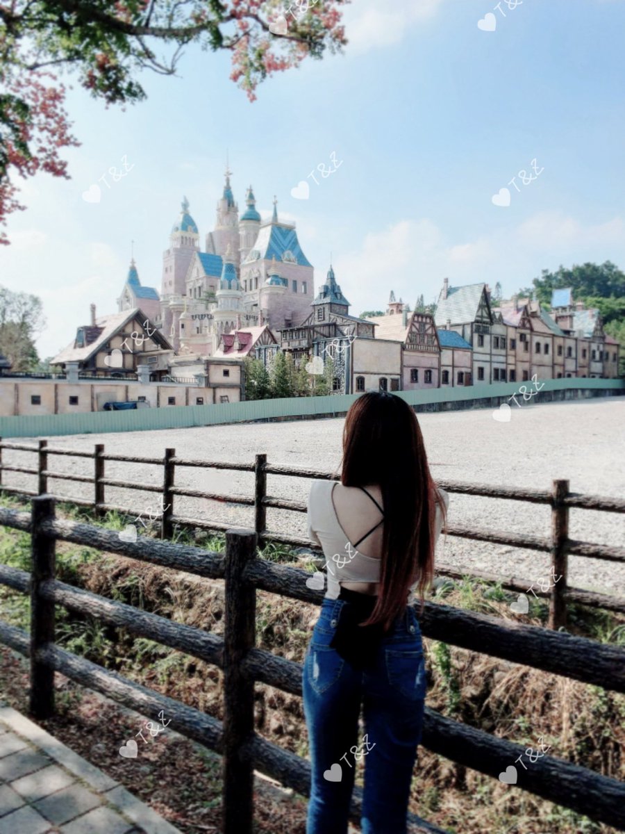 她看她的風景，我拍我的世界🥰

#路過拍一下