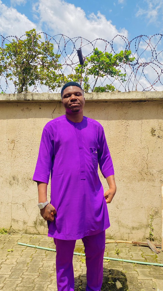 qoalc's tweet image. Calling out this ugly beast and a pedophile @Notaniceguytfw @Douglasxle, sexually harassing his workers and make video of them. This is a 16 years old girl his sexually harassing her and when questioned he said he’s her employee… 

@kikimordi  @archedpickletae