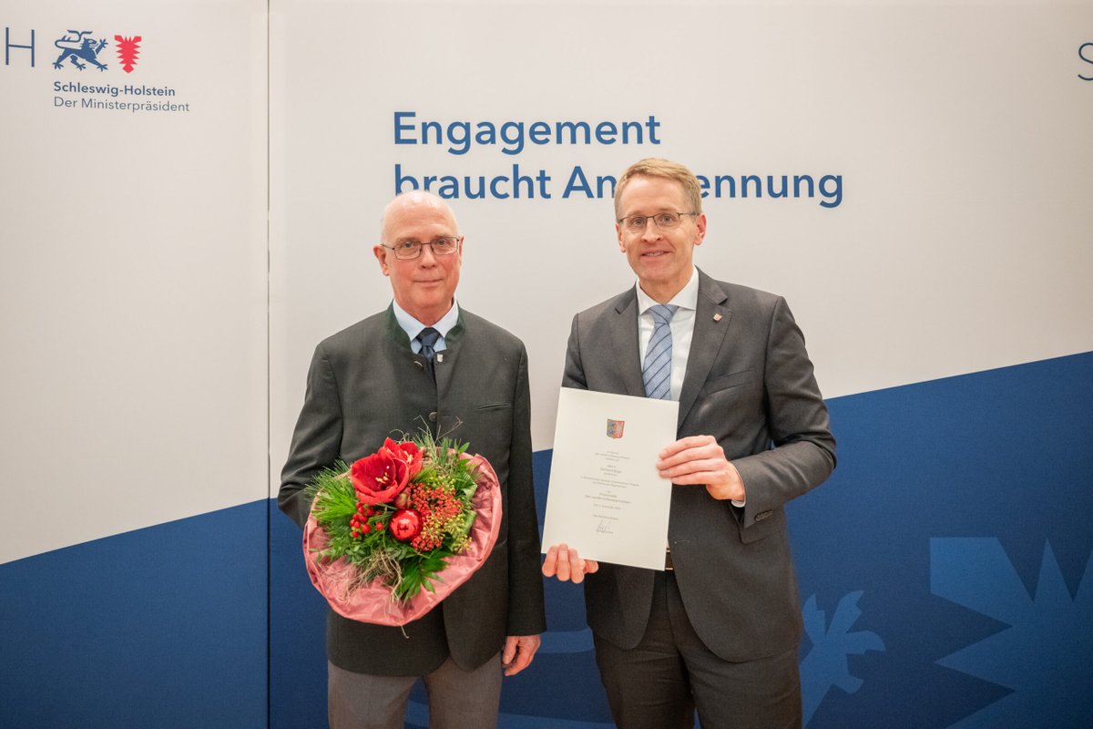 #Allgemein Ehrung für Nachsuchenführer: Gerhard Büge erhielt Ehrennadel des Landes dlvr.it/TPbqdj