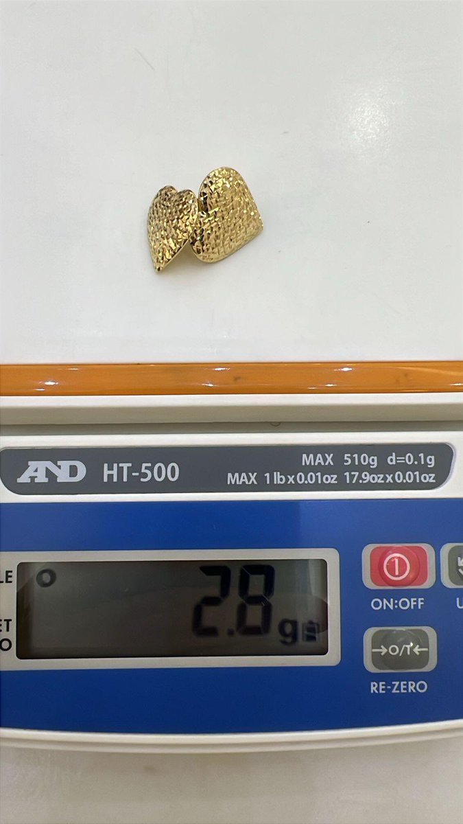 18karat solid gold clip stud earrings available 💫💫

532,000N - 969,000N

Please kindly RT , refer and patronize 🙏🏼🙏🏼