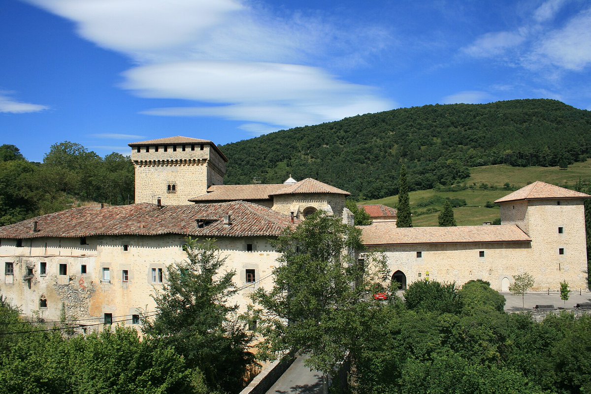 #Álava pierde turistas.
Al PNV y al PSOE les da igual y no reaccionan.

Las comparativas hablan solas:
👉Bizkaia destina 3 millones
👉Gipuzkoa 3,4 millones
👉Álava 1,7 millones

<a href="/ElisabethEribe/">Elisabeth Ochoa de Eribe</a>: "Álava merece más y sigue compitiendo por la posición 40 de 50 en turismo en España”.