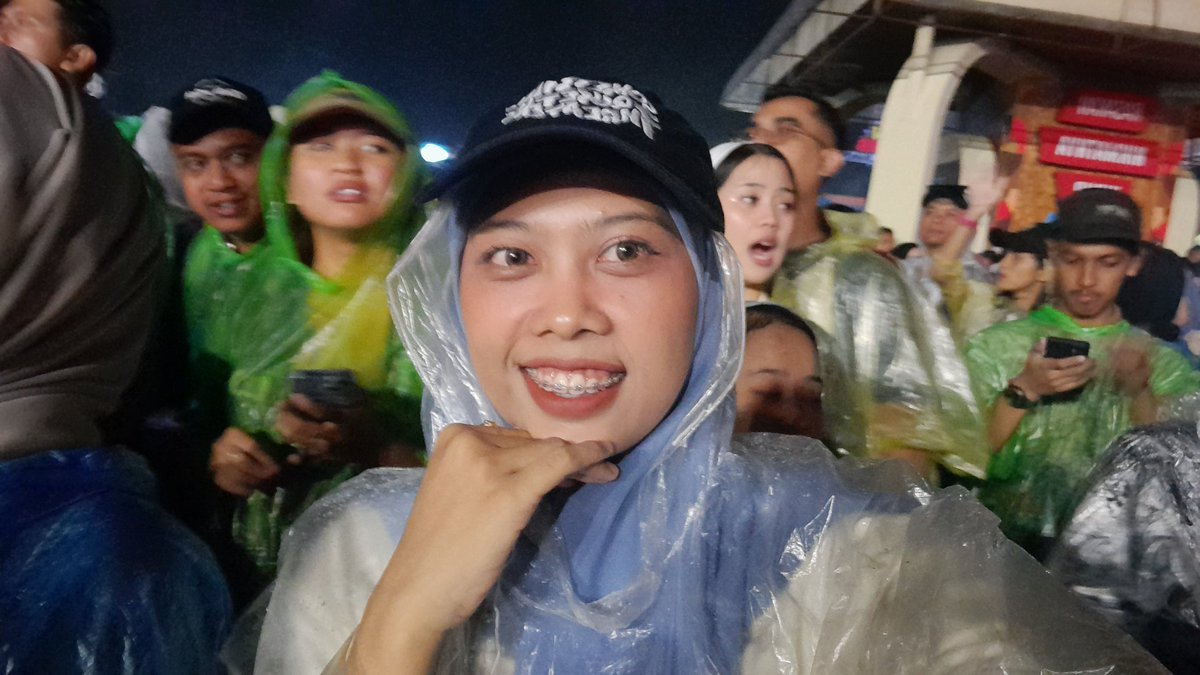 Make up konseran kemaren bisa setahan ini padahal kena hujan dong