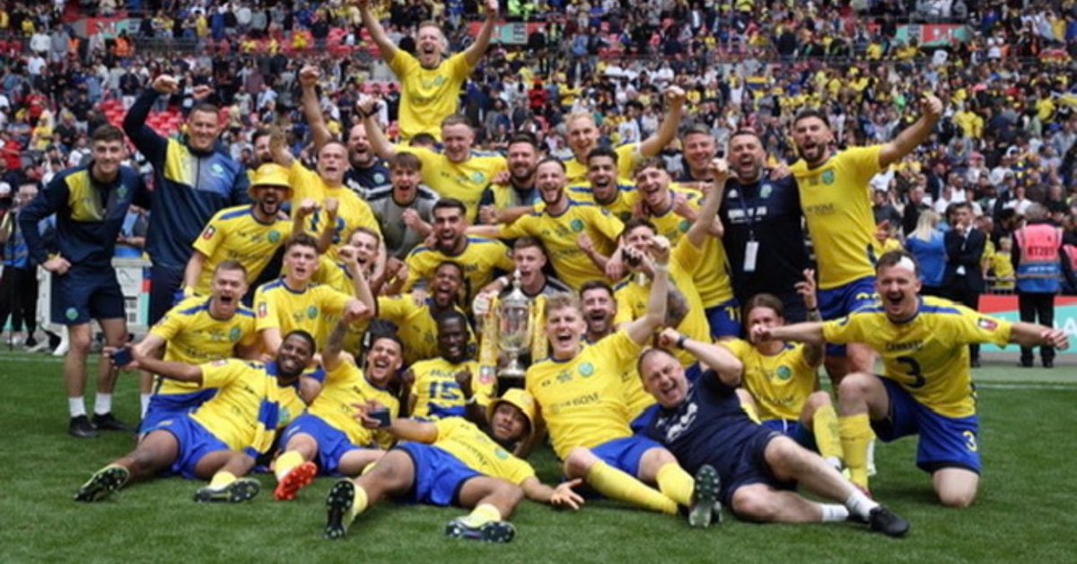 DavidBurton1971's tweet image. So, after several years and over 3️⃣0️⃣0️⃣ appearances for @IsthmianLeague @AscotUnitedFC true #ClubLegend @GeorgeLock28 has decided to move on for the next exciting chapter….

From The Burton Gang — a huge thank you for everything over the years 👏👏👏

Your support on and off the…