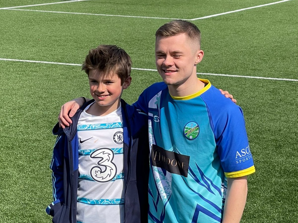 DavidBurton1971's tweet image. So, after several years and over 3️⃣0️⃣0️⃣ appearances for @IsthmianLeague @AscotUnitedFC true #ClubLegend @GeorgeLock28 has decided to move on for the next exciting chapter….

From The Burton Gang — a huge thank you for everything over the years 👏👏👏

Your support on and off the…