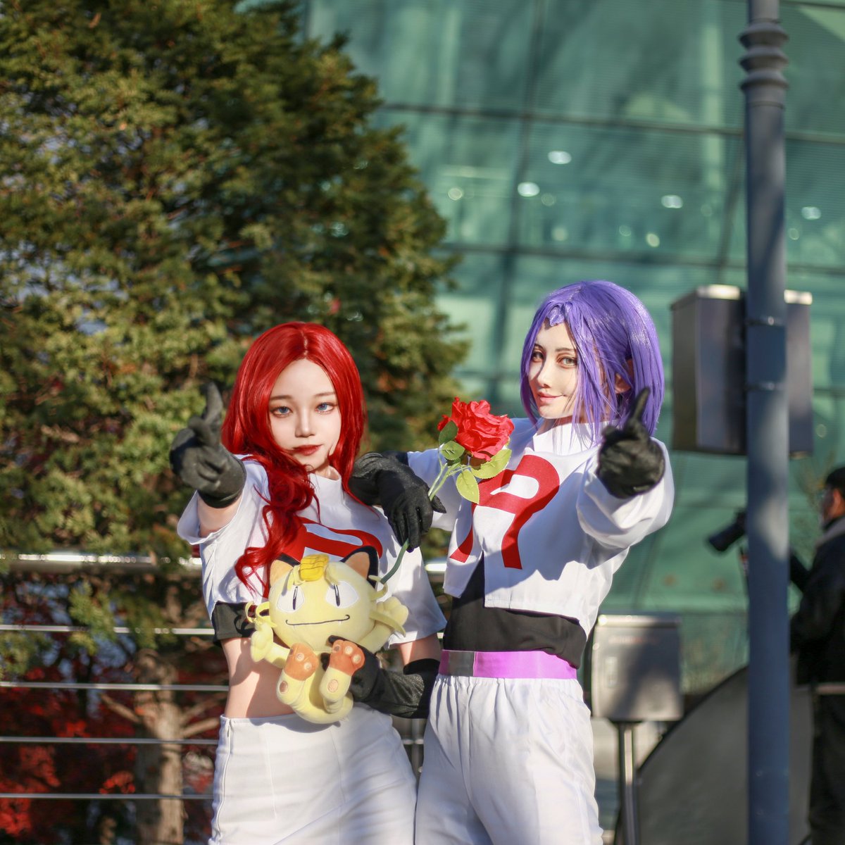 2025.11.29 대구코믹월드

포켓몬스터-로켓단 로이&amp;로사

아름다운 미래, 밝은 내일이 기다리고 있다!

로사 ( <a href="/yeongsu_1125/">영수/트친소(대코 토)</a> )
로이 ( <a href="/ddddd357/">단 ◟(ᵔ ̮ ᵔ)͜💐 / 서코 토</a> )

📸photo by. 레오야님 ( <a href="/Leoyanolja/">레오야</a> )

#cosplay #コスプレ #포켓몬스터 
#로켓단 #ロケット団 #ポケットモンスター #TeamRocket #Pokémon