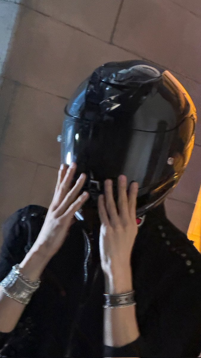 wonbinms's tweet image. Guess who's been the helmet, Briize. 🤘